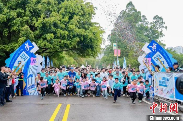 广州南沙：大湾区灯会迷你马拉松以灯会+体育为