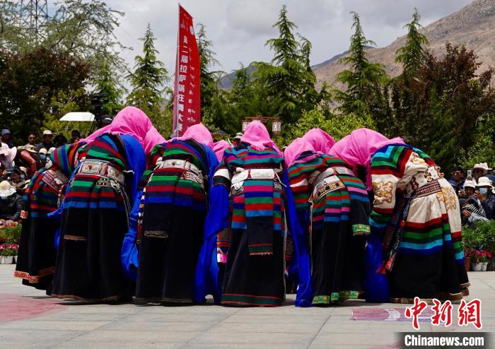 拉萨举行第二届锅庄舞大赛：全民健身与民族舞