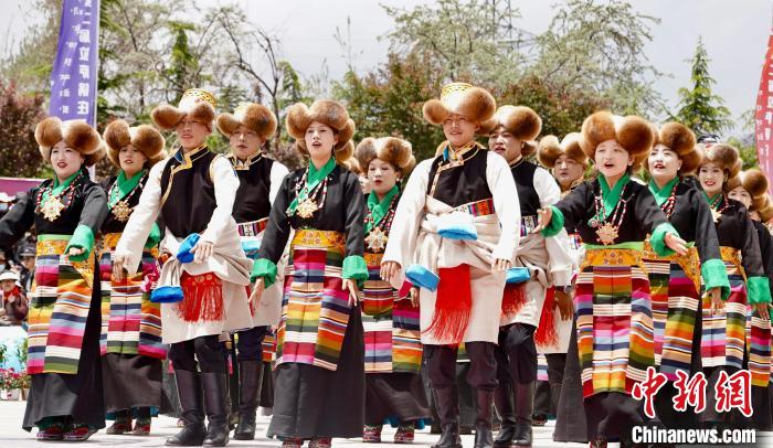 拉萨举行第二届锅庄舞大赛：全民健身与民族舞