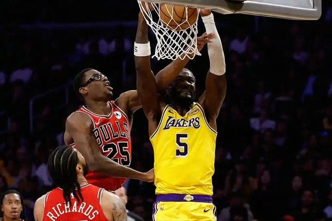 湖人轻取公牛 东契奇51分艾顿统治内线