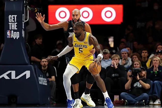 湖人轻取公牛 东契奇51分艾顿统治内线