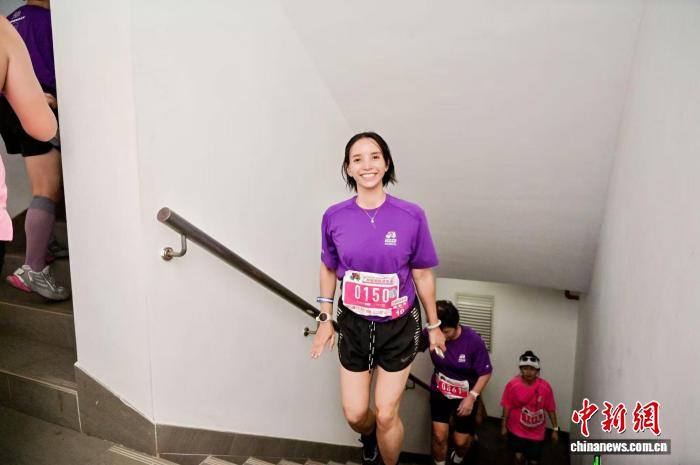 第十二届广州塔国际登高赛盛大举行 海内外200