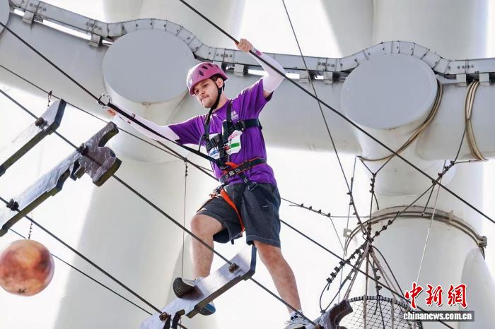 第十二届广州塔国际登高赛盛大举行 海内外200