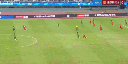 浙江0-1重庆铜梁龙 米特里策两次揪头发遭红牌罚