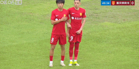 浙江0-1重庆铜梁龙 米特里策两次揪头发遭红牌罚